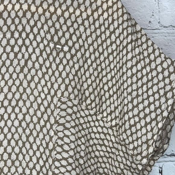 Mary Ann Restivo Women’s Brown and White Short Sleeve Silk Blouse Shirt Medium - Picture 2 of 5